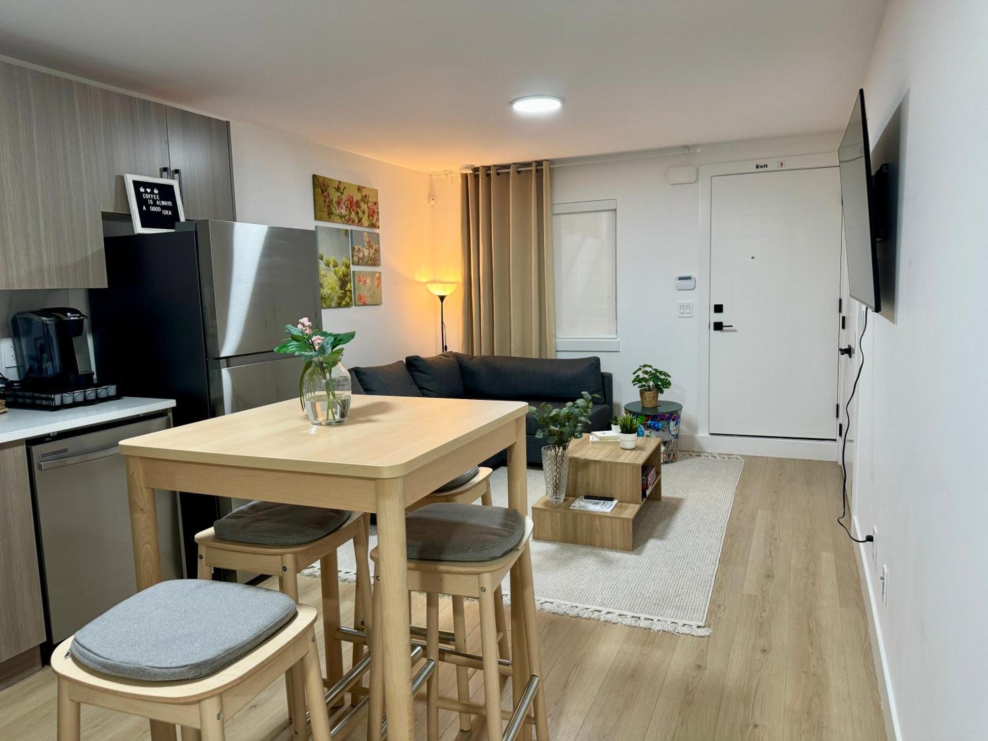 The Sunset Haven- Cozy 2Br Basement Suite Near White Rock Суррей Экстерьер фото